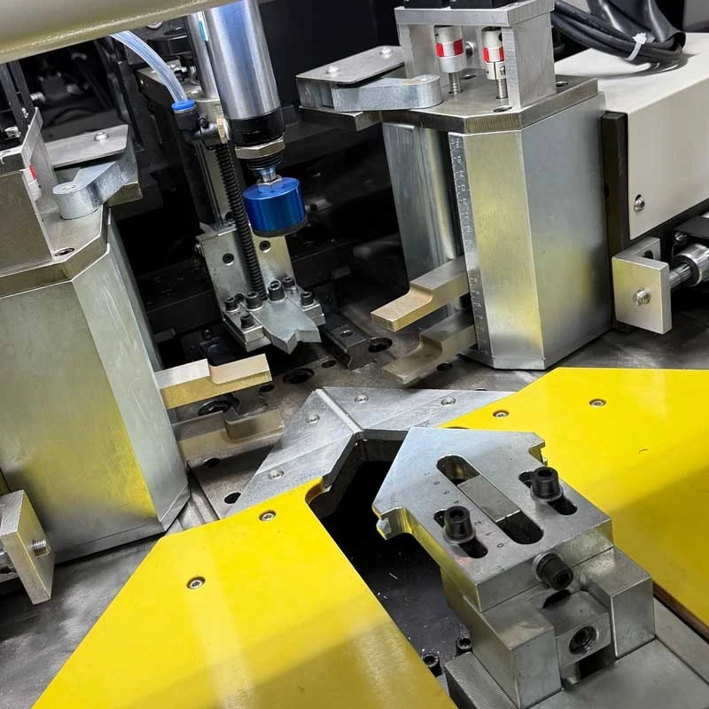 CNC Corner Crimping Machine 27